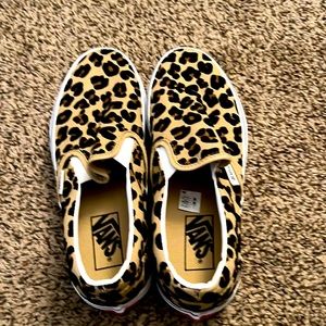 Brand New Never Worn with Tags Women’s Leopard print Vans Size 7.5